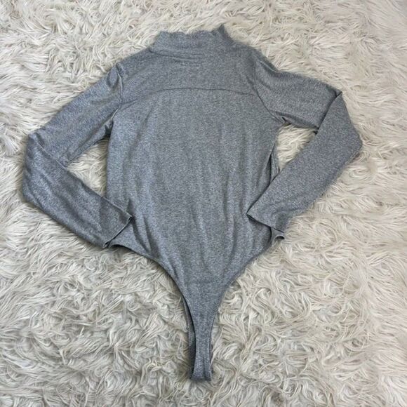 Calvin Klein Women’s Stretch Gray Long Sleeve Mock Neck Bodysuit Size Large ￼ - Picture 8 of 12